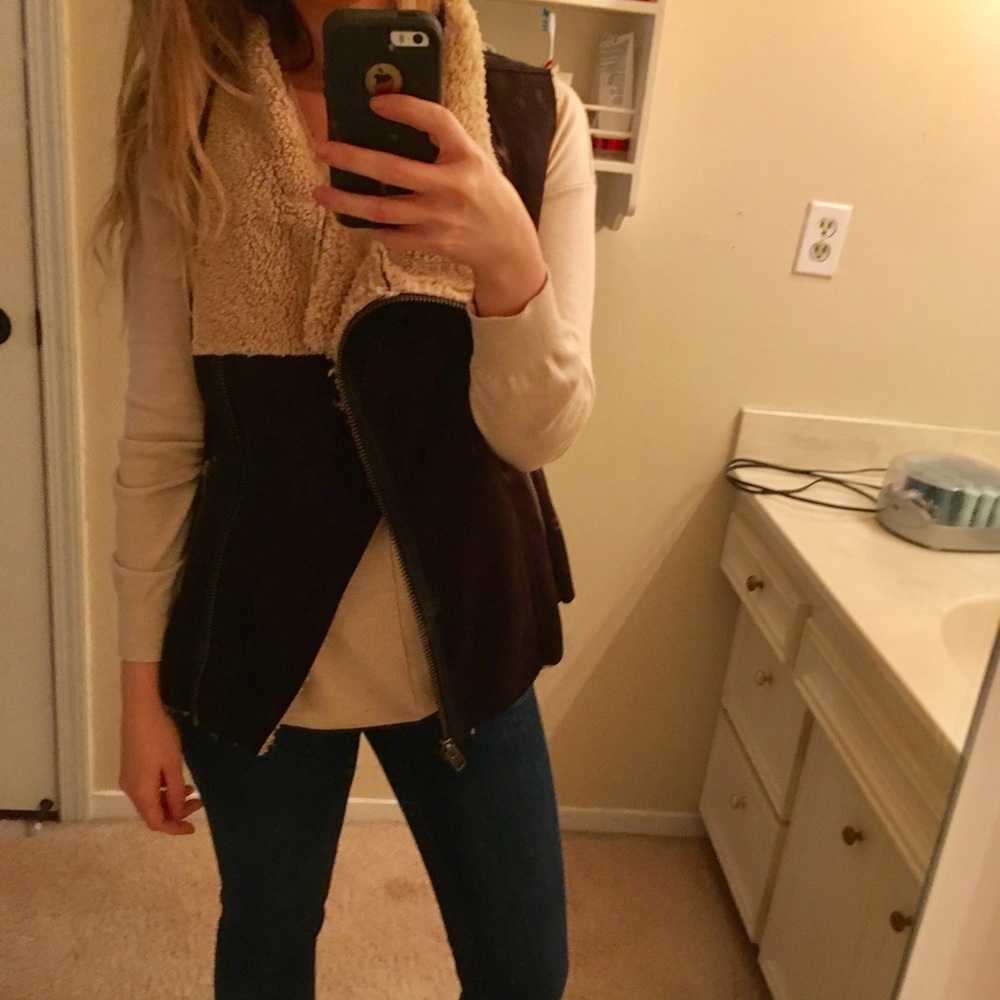 Hinge suede shearling vest NWT